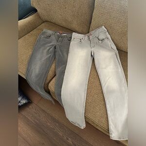 2 pair Tommy Bahama Jeans 33x32